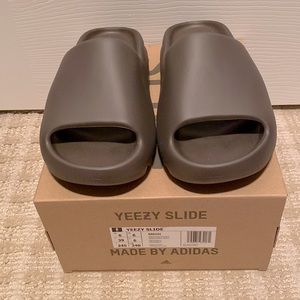 Authentic Yeezy Slides - Soot, Size 6